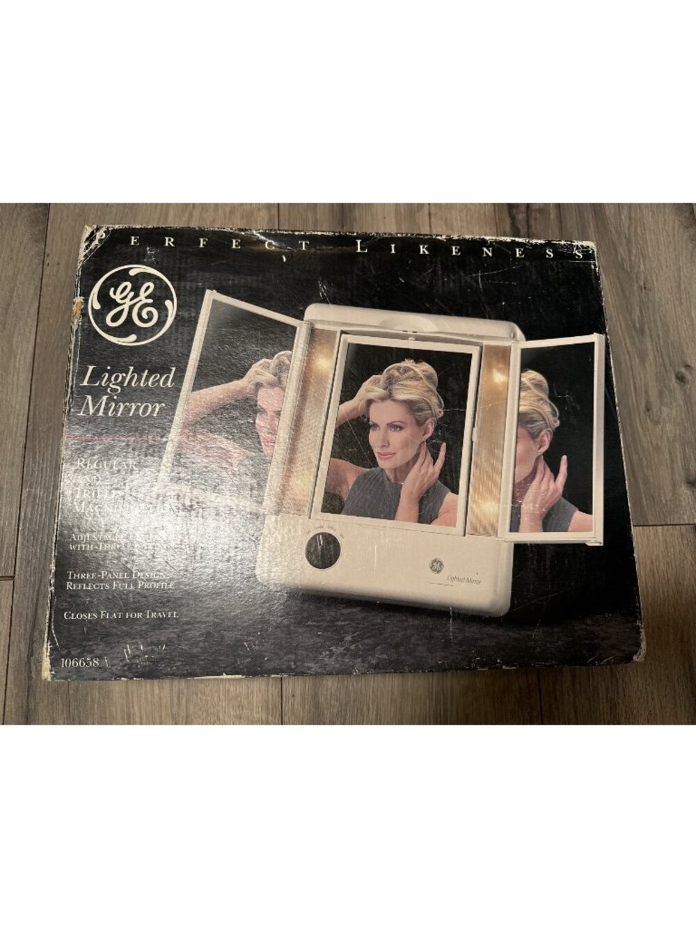 GE Lighted Mirror Model 106658 Adjustable Tri-Panel Design And Magnification For